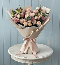 Букет цветов из:  Розы и Лизиантусы в Мацеста