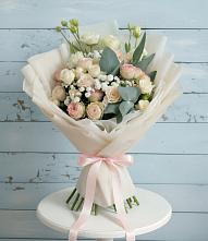 Букет цветов из:  Розы и Лизиантусы в Мацеста