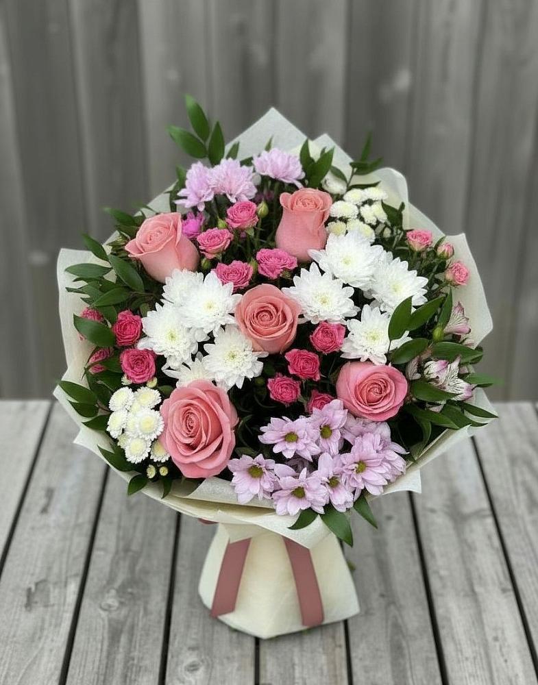 Букет цветов из: Альстромерии, Гвоздики, Розы и Хризантемы в Мацеста