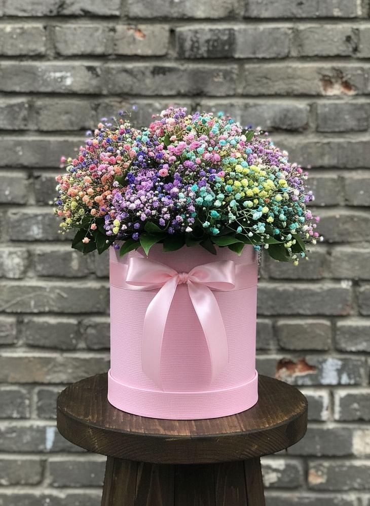 Цветочная композиция из Гипсофила и Розы в шляпной коробке в Мацеста