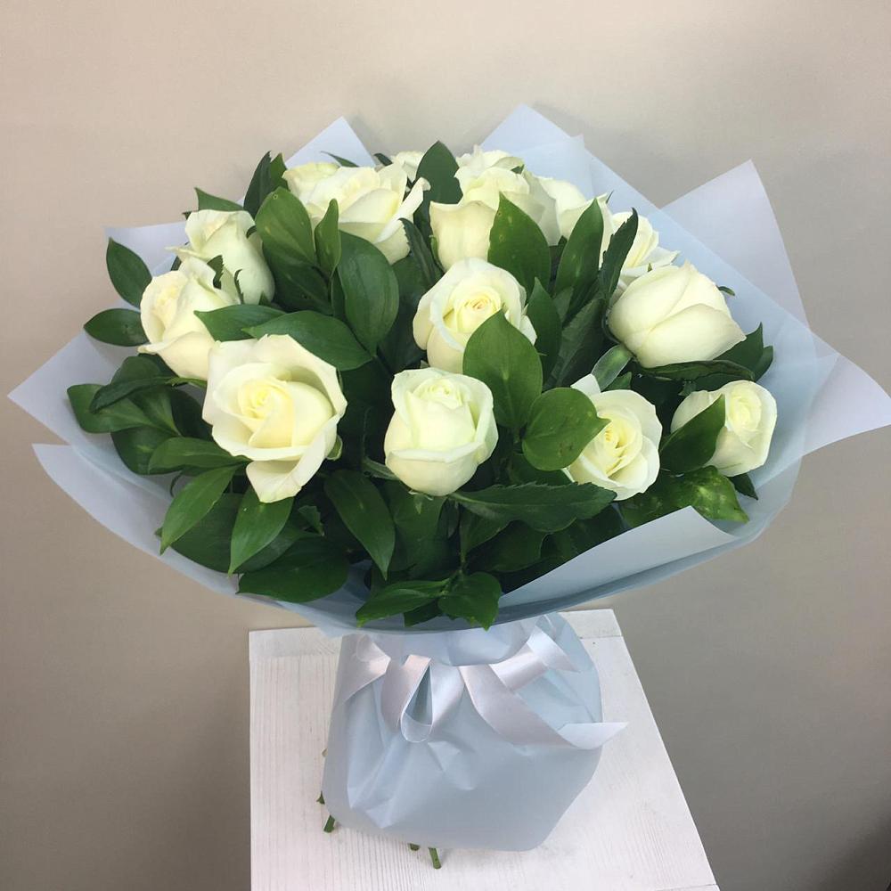 Букет 15 Белых роз Проуд в Мацеста
