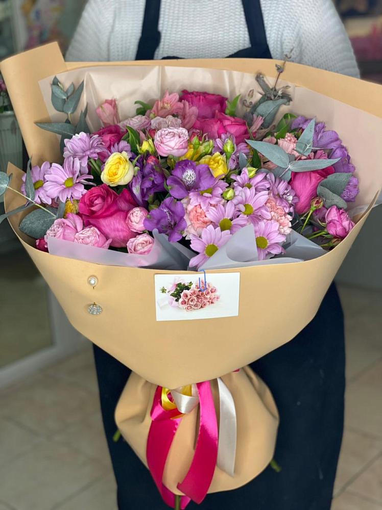 Букет цветов из: Хризантемы, Гвоздики и Альстромерии в Мацеста