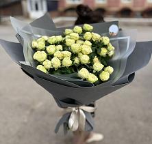 Букет Белые кустовые розы Солинеро в Мацеста