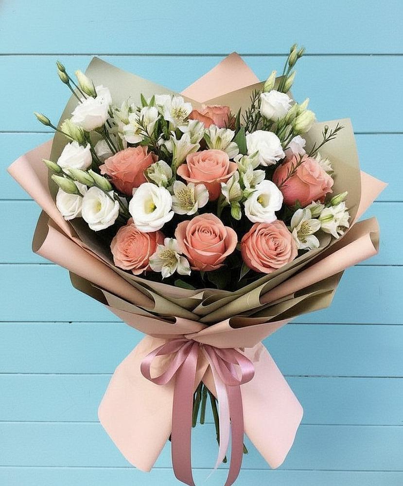 Букет цветов из: Розы, Альстромерии и Лизиантусы в Мацеста