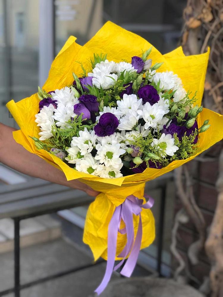 Букет цветов из: Ирисы, Хризантемы и Ромашки в Мацеста