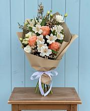 Букет цветов из:  Альстромерии, Лизиантусы, Розы и Хризантемы в Мацеста