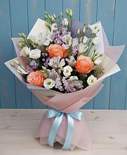 Букет цветов из:  Лизиантусы, Розы, Альстромерии и Гипсофила в Мацеста