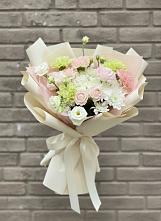 Букет цветов из:  Гвоздики, Розы, Лизиантусы и Хризантемы #REPLACE_PRED# Мацеста