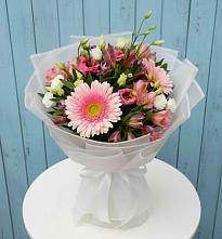 Букет цветов из:  Герберы, Альстромерии и Лизиантусы в Мацеста