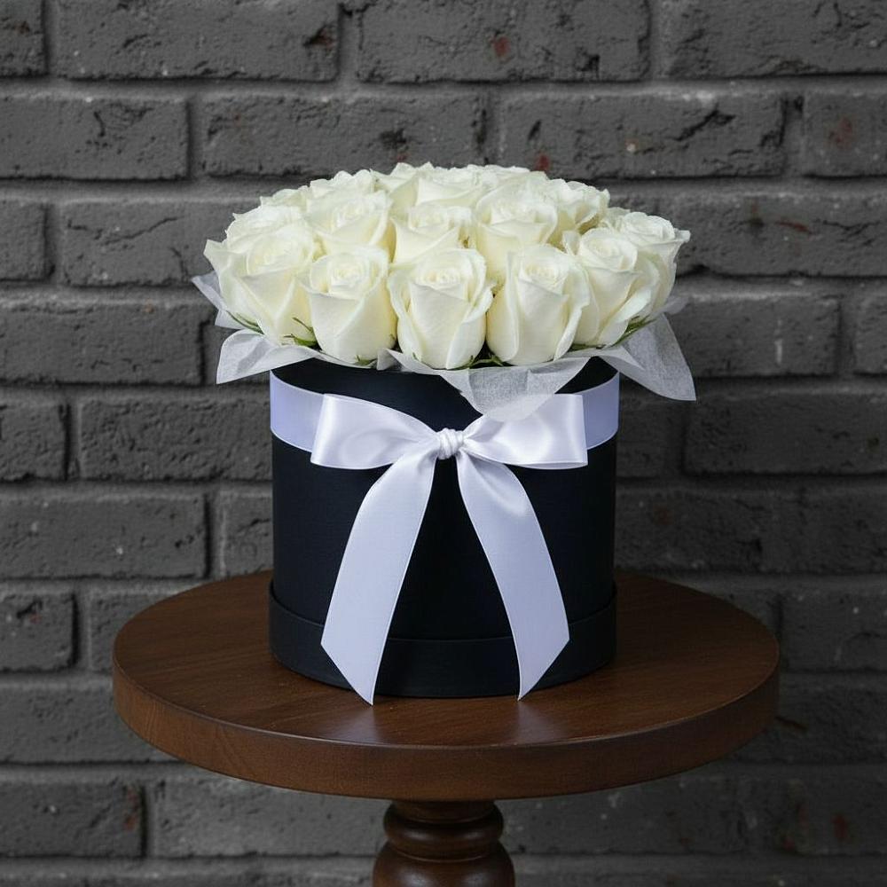 Цветочная композиция из Розы в шляпной коробке в Мацеста