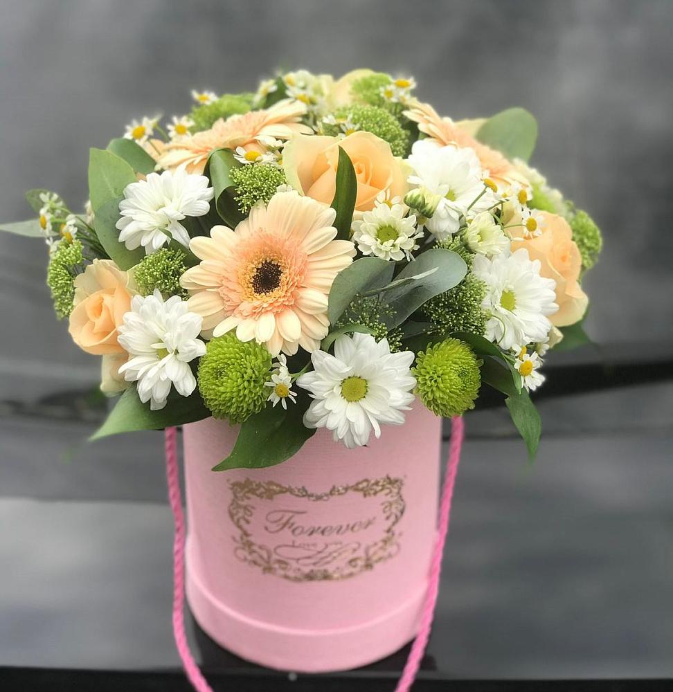 Цветочная композиция из Розы, Герберы и Хризантемы в шляпной коробке в Мацеста