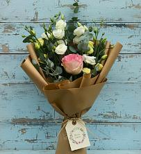 Букет цветов из:  Розы и Лизиантусы в Мацеста