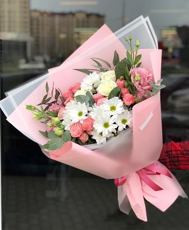 Букет цветов из: Розы, Лизиантусы и Хризантемы в Мацеста