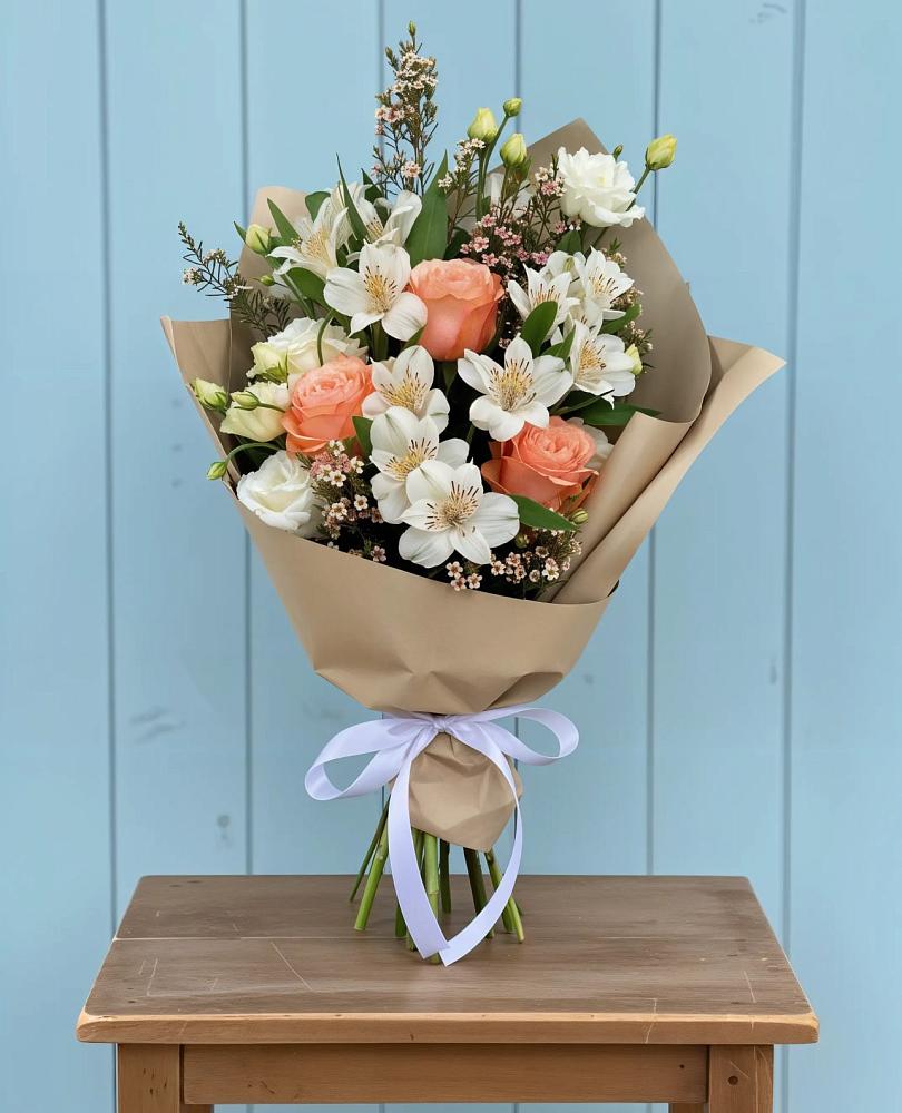 Букет цветов из: Альстромерии, Лизиантусы, Розы и Хризантемы в Мацеста