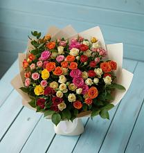 Букет Микс из разноцветных кустовых роз в Мацеста